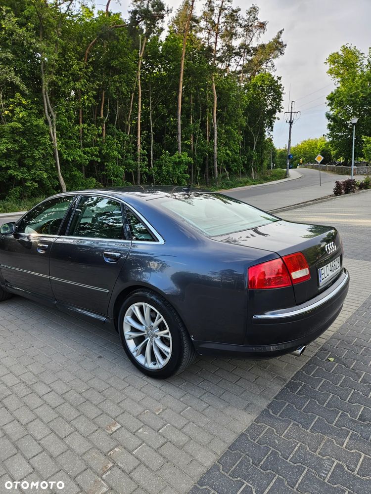 Audi A8 4.2 Quattro - 2