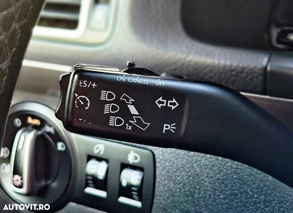 Volkswagen Touran - 22