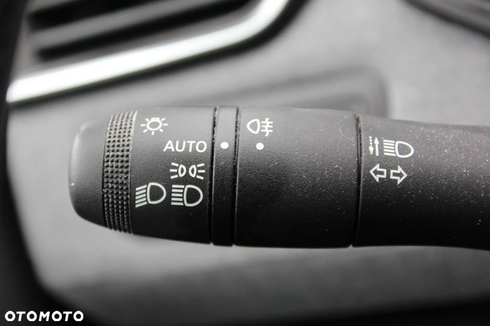 Renault Clio 1.6 E-TECH Intens - 18