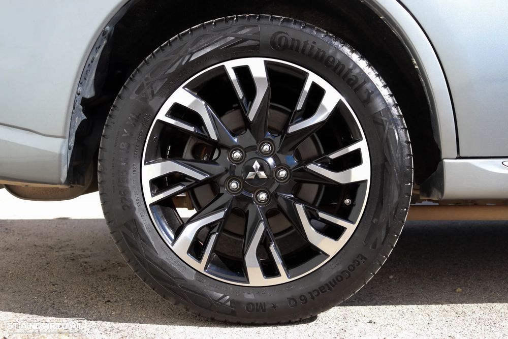 Mitsubishi Outlander - 34