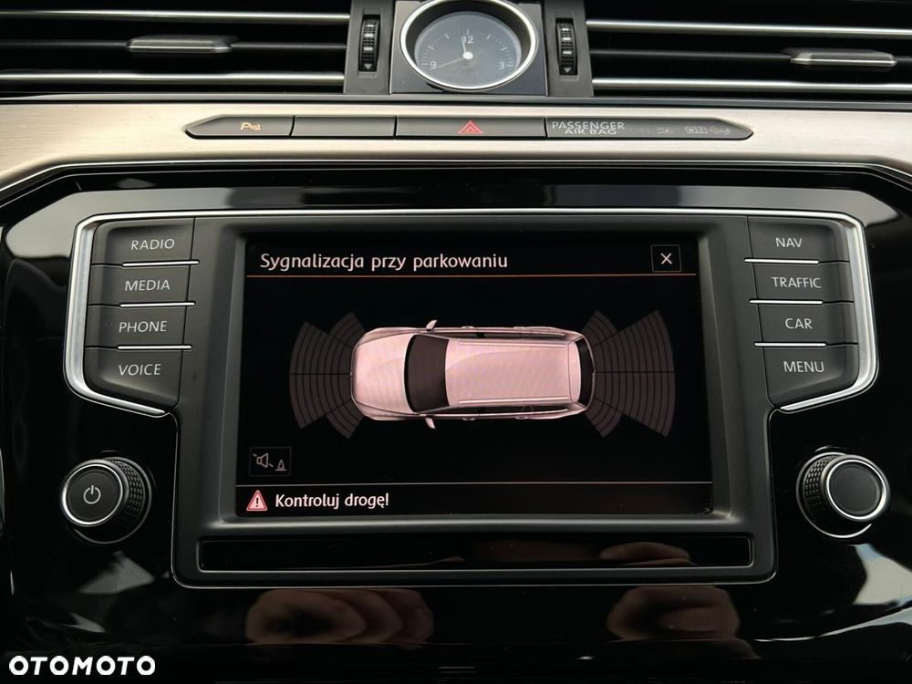 Volkswagen Passat - 26