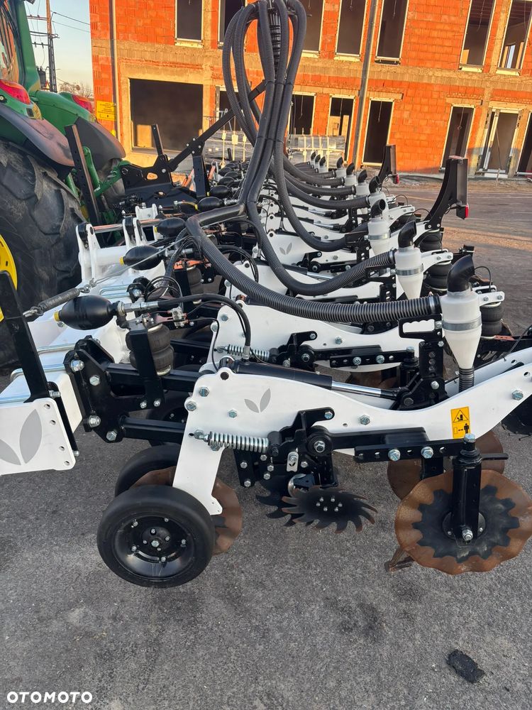 Agrisem Stripcat 10R75HD - 1