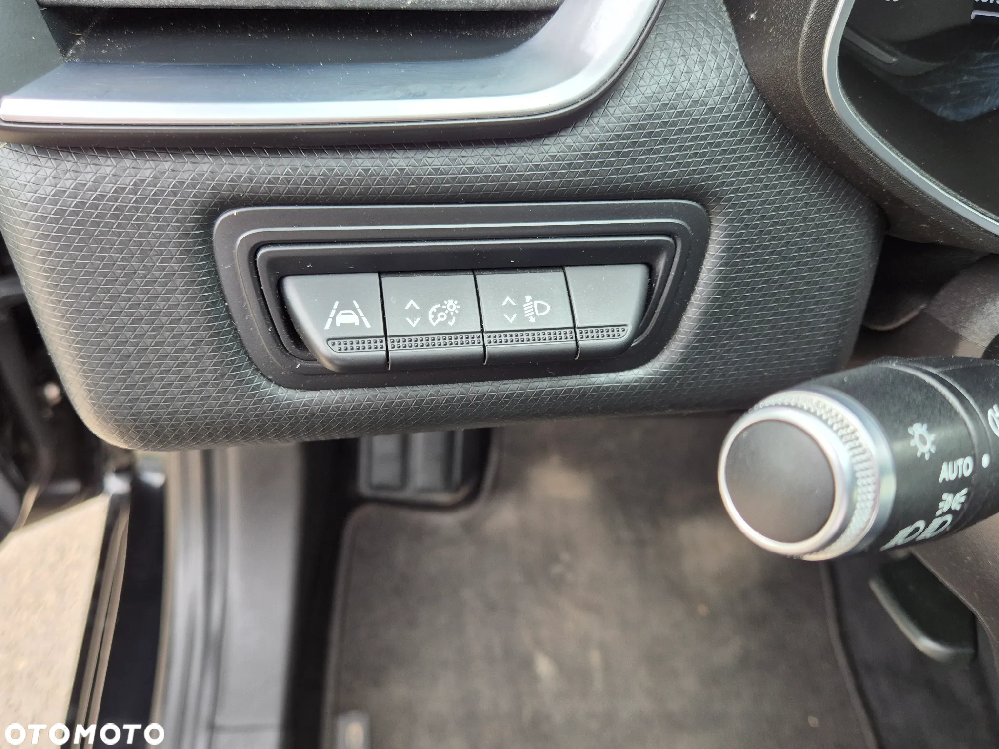 Renault Clio TCe 100 INTENS - 14