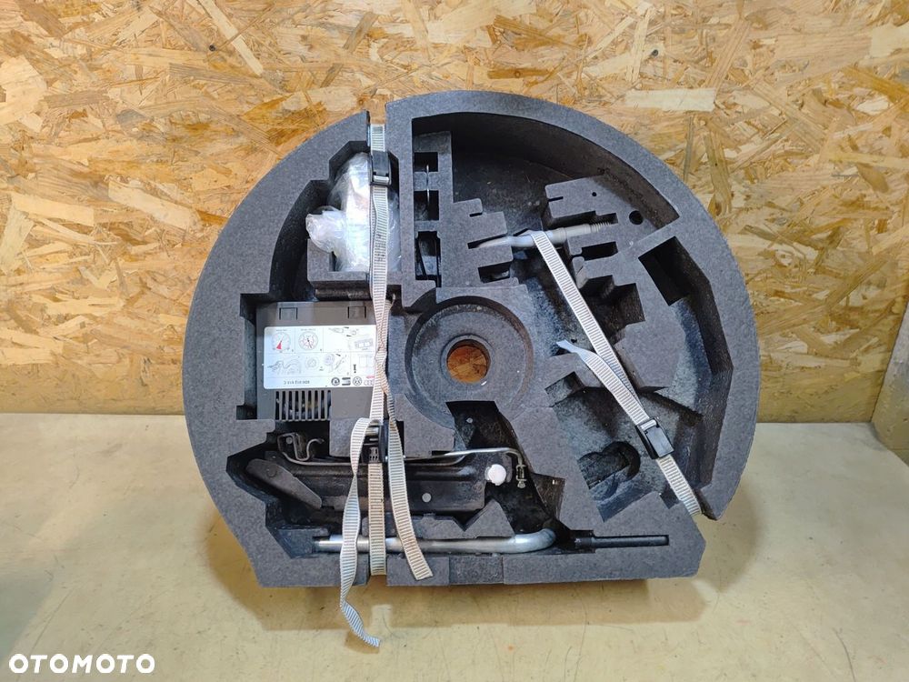 AUDI A3 8P ZESTAW NAPRAWCZY UCHO HOLOWNICZE - 1