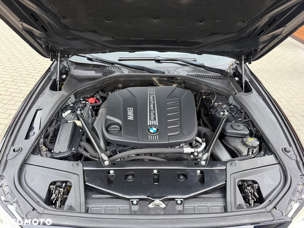 BMW Seria 5 530d xDrive Sport-Aut - 36