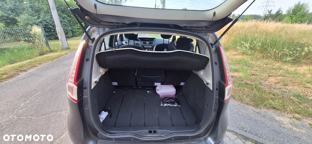 Renault Scenic 1.9 dCi Privilege - 8
