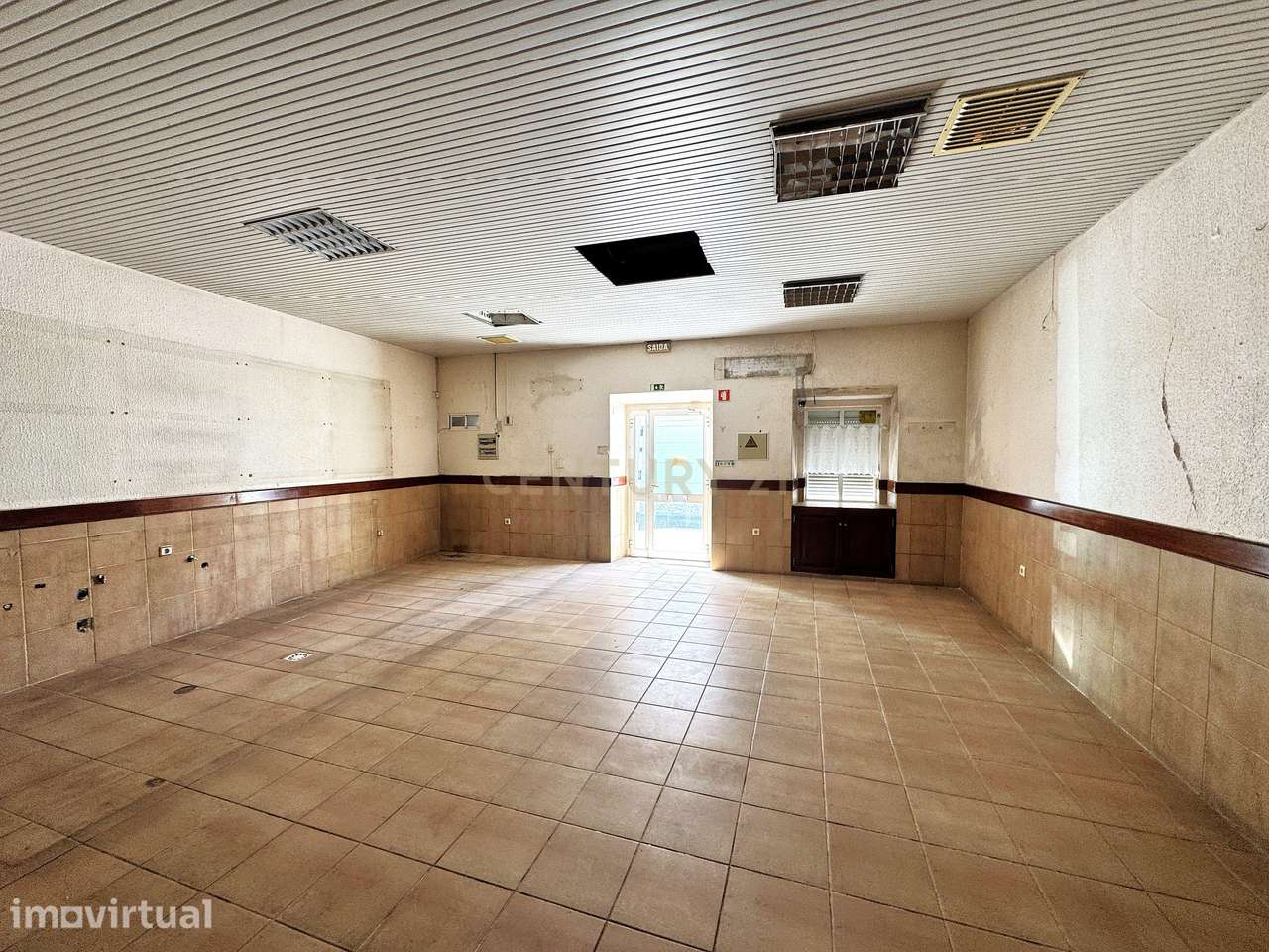 Moradia Térrea com Potencial de Construção de prédio no Centro do Mont - Grande imagem: 5/28
