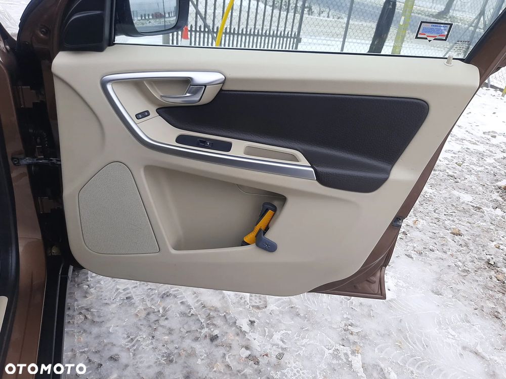 Volvo XC 60 2.4D Summum - 32