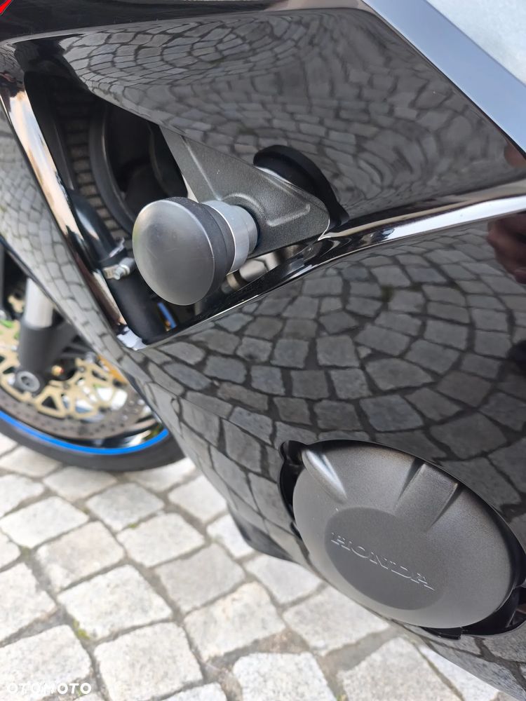 Honda CBR - 12