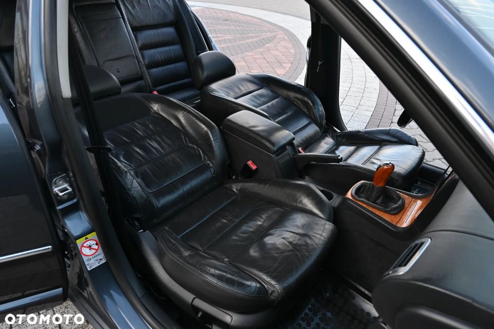 Skoda Superb 2.0 TDI DPF Prestige - 28