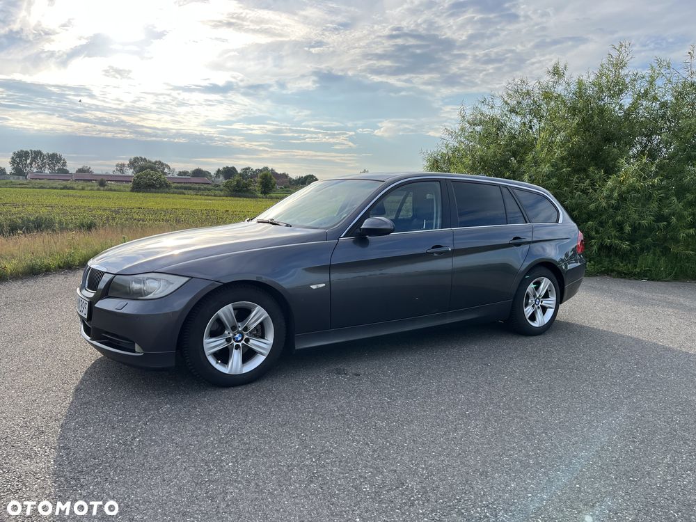 BMW Seria 3 325i - 3