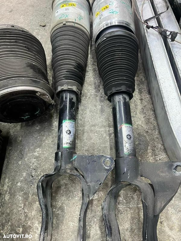 Amortizor cu perna aer fata Jeep Grand Cherokee an 2018-2021 cod P68364704AB si P68364705AB - 3