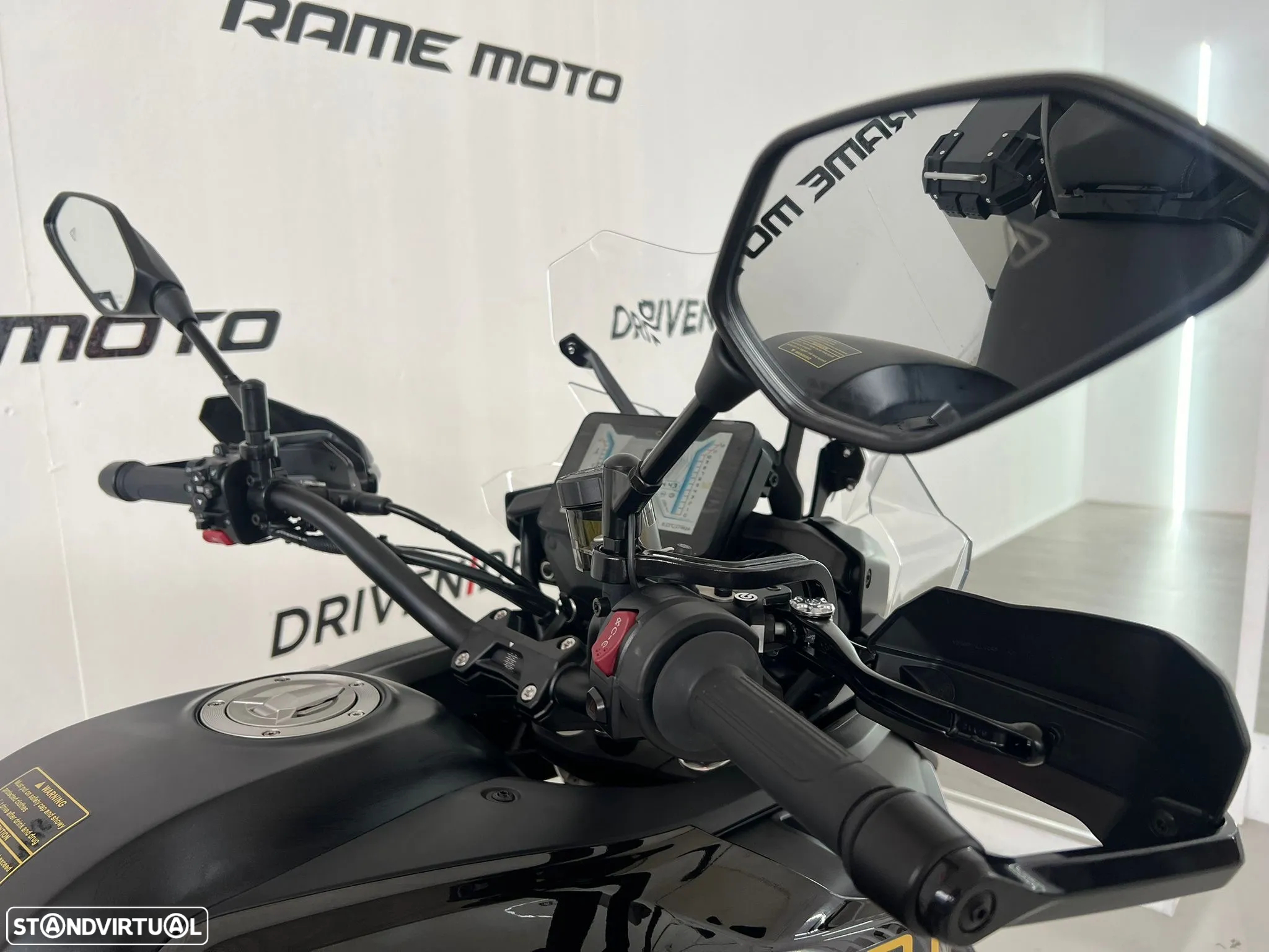 QJ Motor SRT 900SX - DISPONÍVEL PARA TEST-DRIVE - 9
