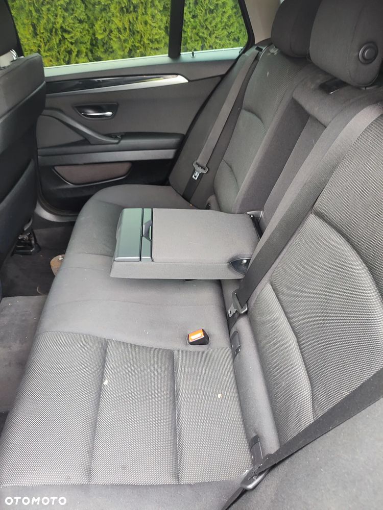 BMW Seria 5 520d - 29