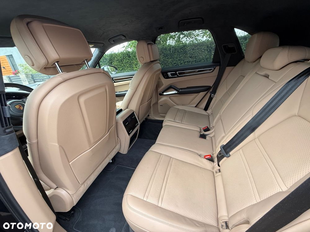 Porsche Cayenne Coupe Turbo S E-Hybrid - 21