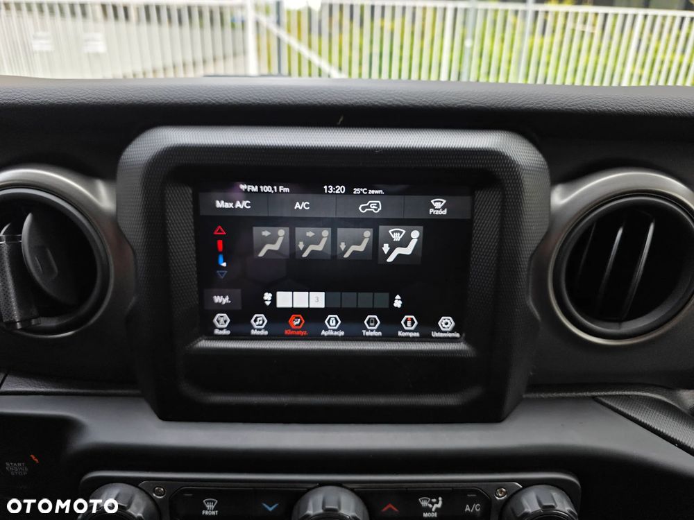 Jeep Wrangler - 12