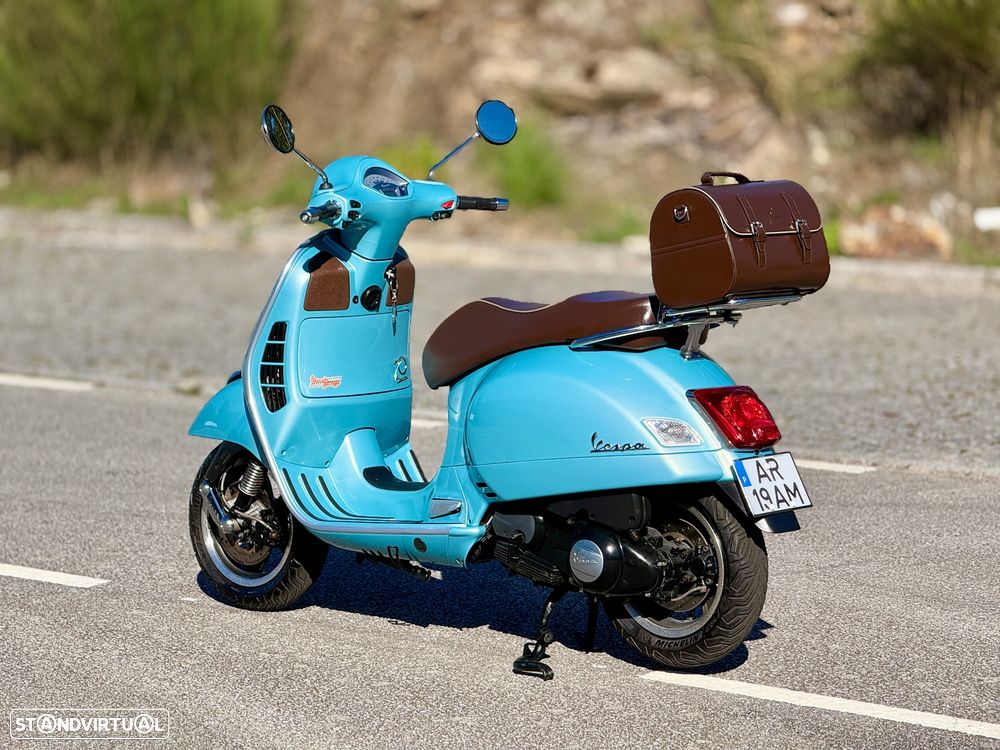 Vespa GTS Super Blue Azzurro 70 anni - 7