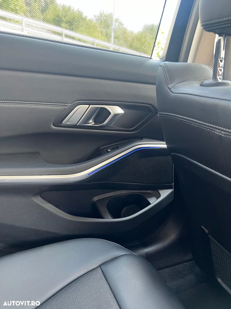 BMW Seria 3 320d Aut. Advantage - 29