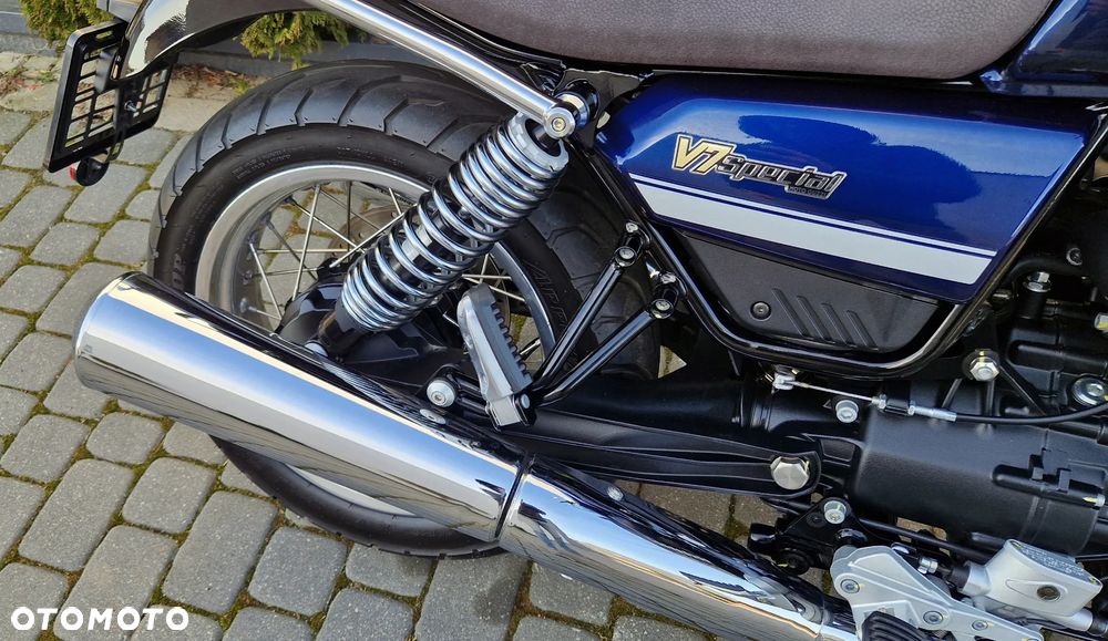 Moto Guzzi V7 - 23