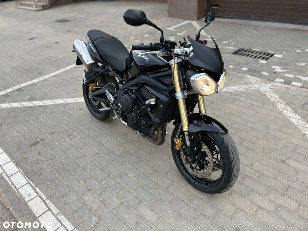 Triumph Street Triple - 12