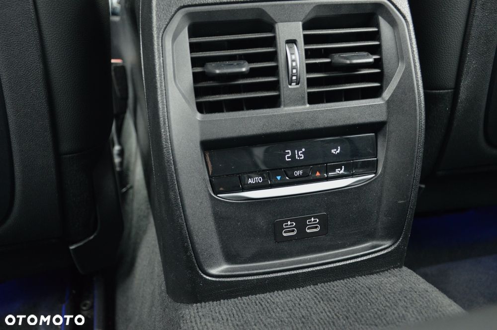 BMW Seria 3 320d Sport Line Shadow - 27