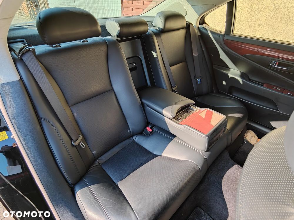 Lexus LS 460 AWD Impression Line - 26