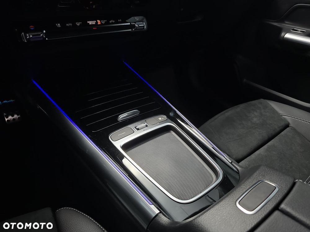 Mercedes-Benz GLA 200 mHEV AMG Line 7G-DCT - 17