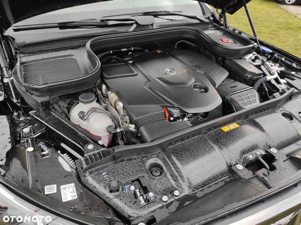 Mercedes-Benz GLS - 28