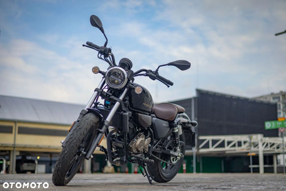 QJMOTOR SRV 125 - 13
