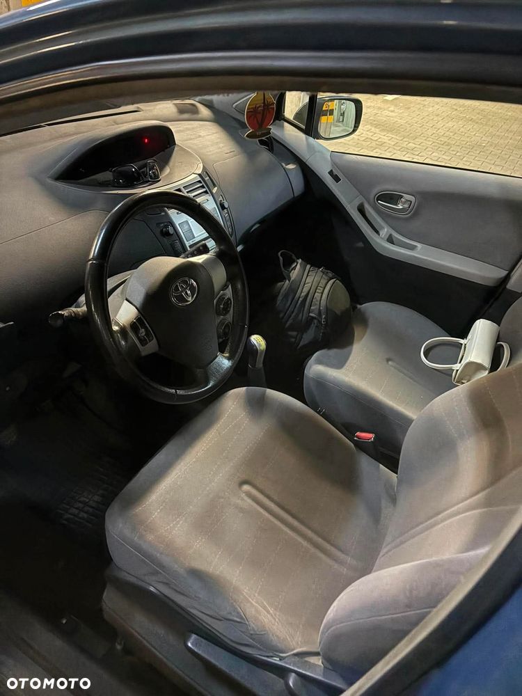 Toyota Yaris 1.3 Prestige - 6