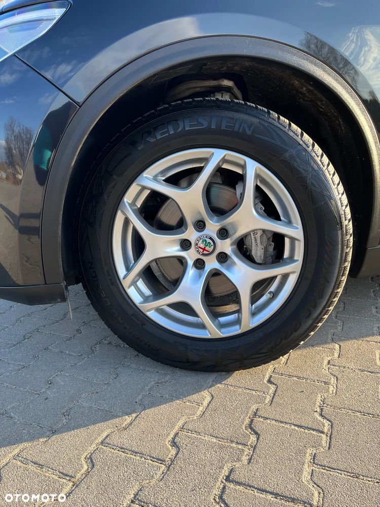 Alfa Romeo Stelvio 2.0 Turbo 16V AT8-Q4 - 10