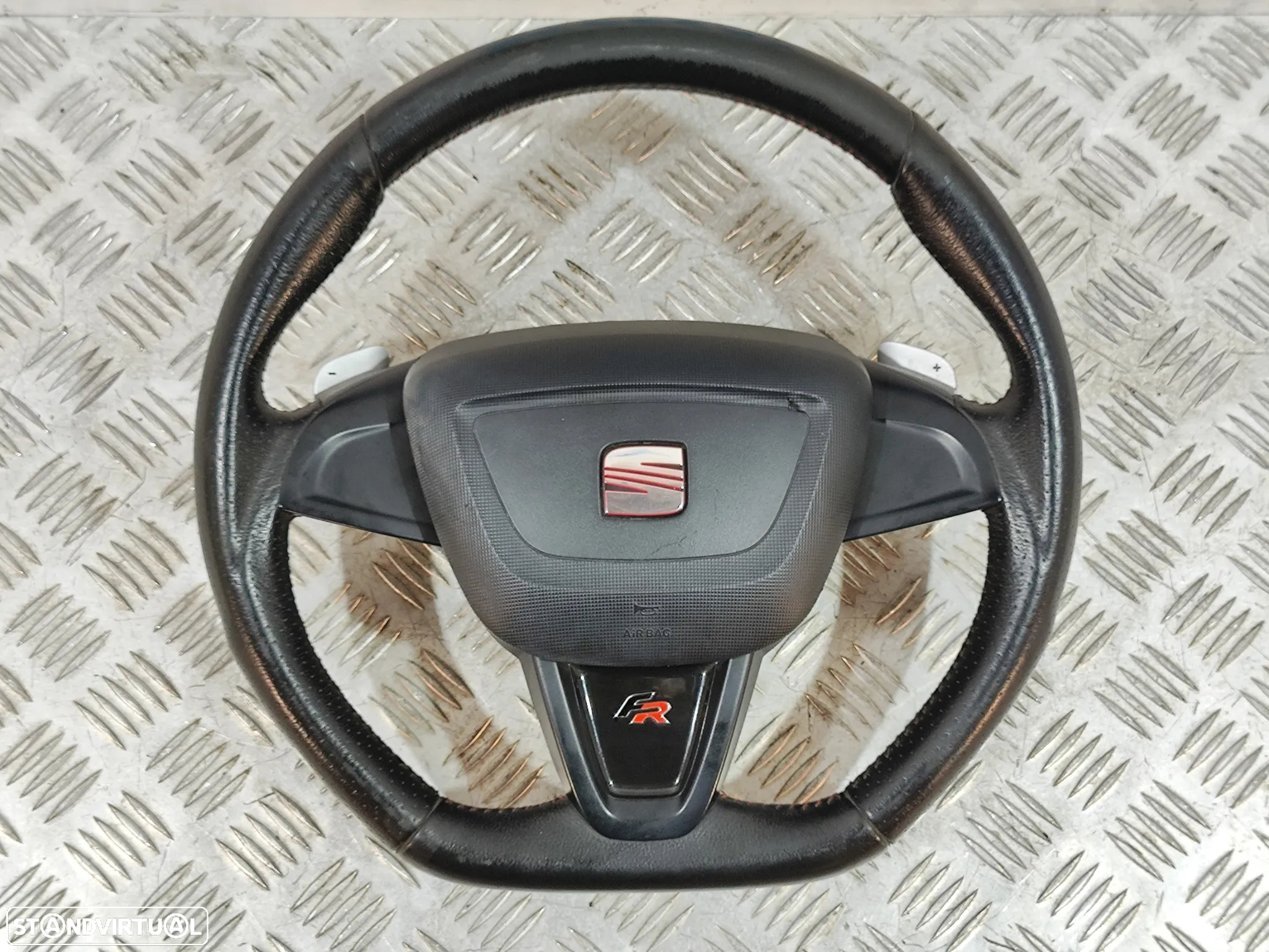 VOLANTE GUIADOR COMPLETO FLAT BOTTOM SEAT IBIZA IV 4 MK4 6J FR 6J0419091 PELE PERFURADA PATILHAS AIRBAG - 2
