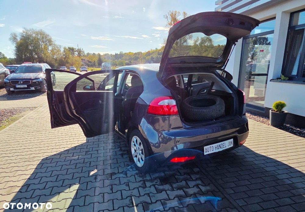 Kia Rio - 26