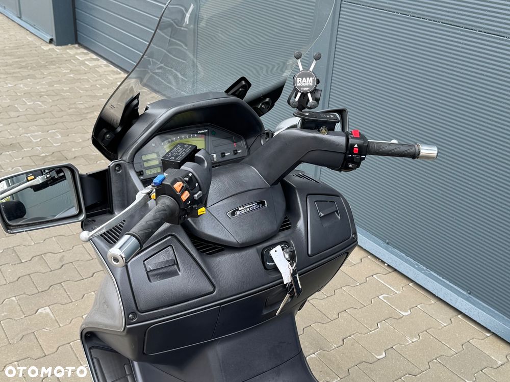 Suzuki Burgman - 18