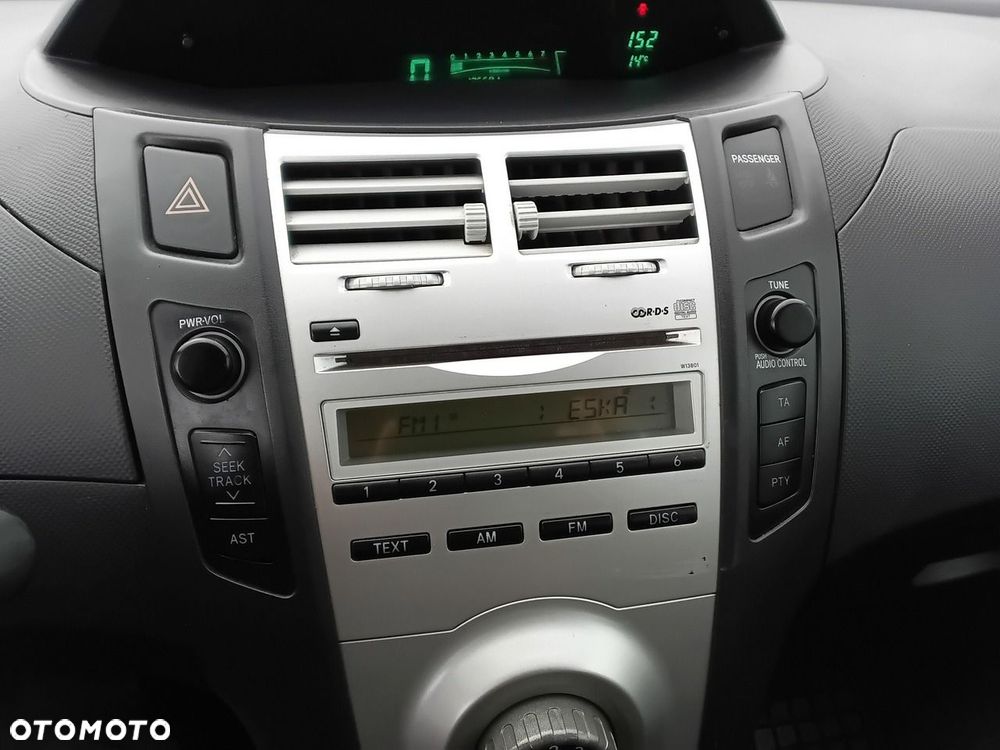 Toyota Yaris - 17