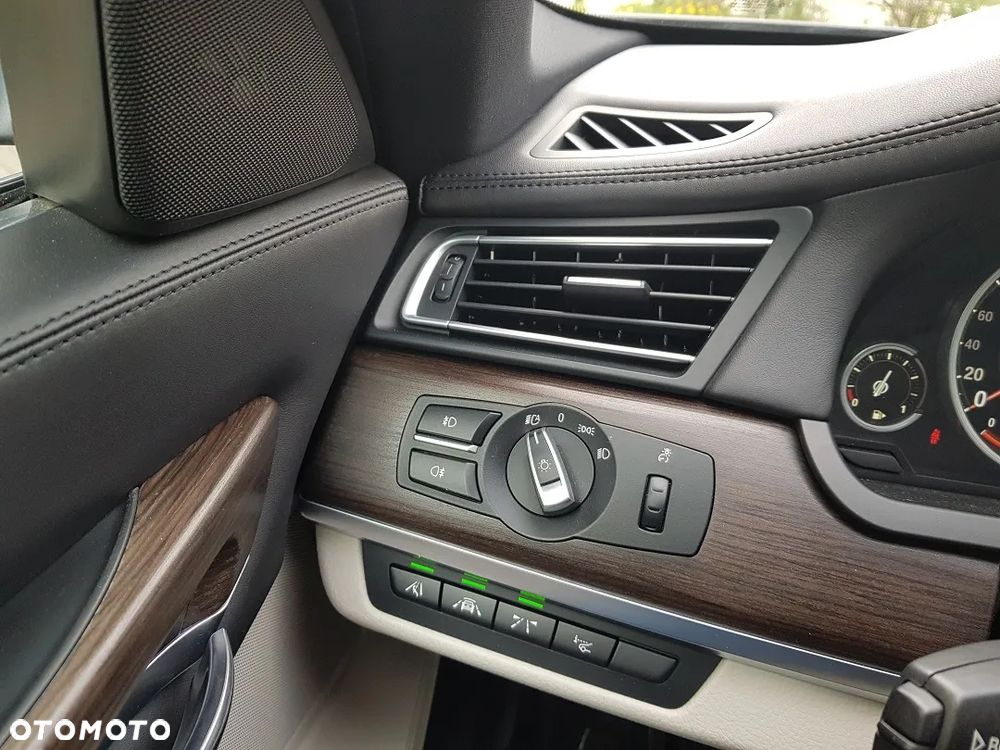 BMW Seria 7 750d xDrive - 26