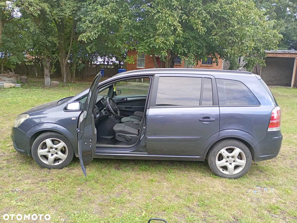Opel Zafira - 1