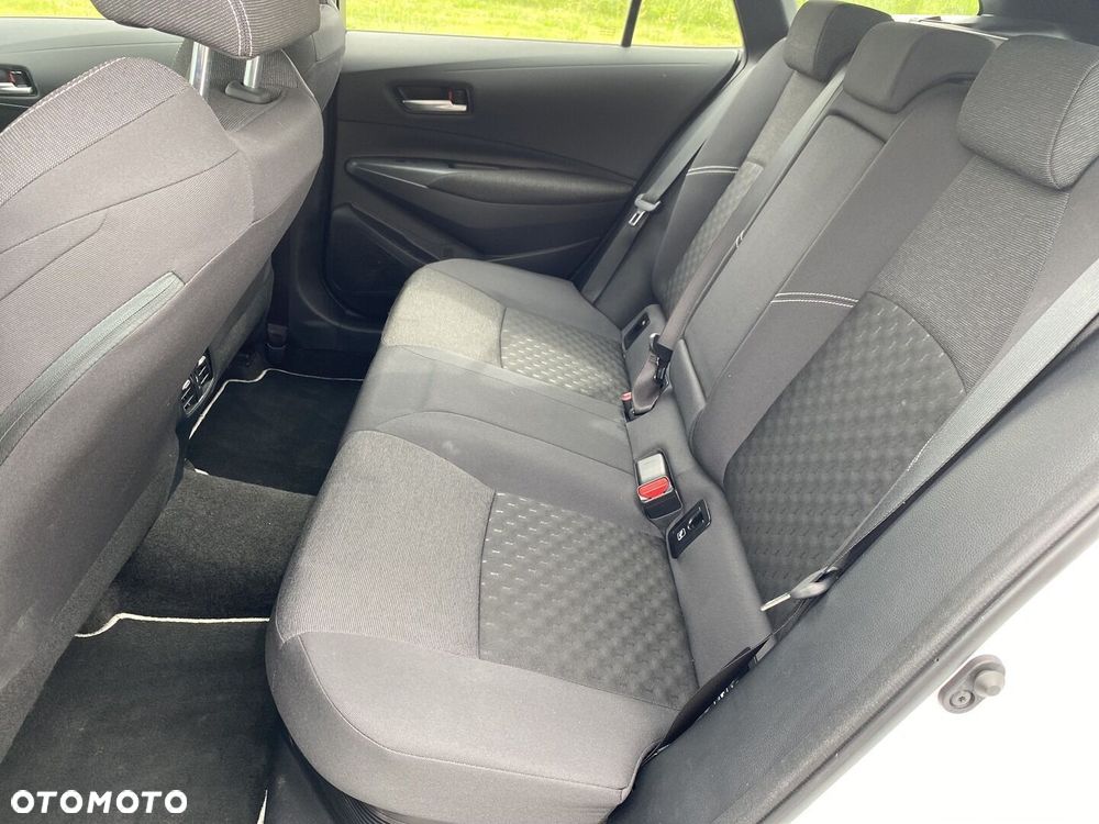 Toyota Corolla 2.0 Hybrid Comfort - 24