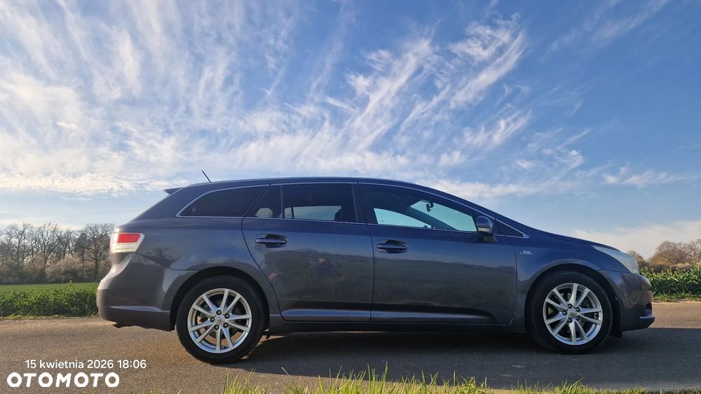 Toyota Avensis 2.2 D-4D Automatik Sol - 14