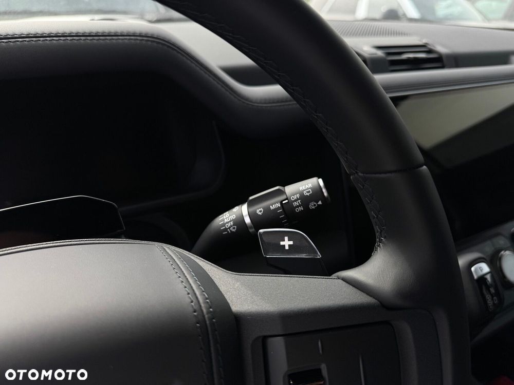 Land Rover Defender - 10