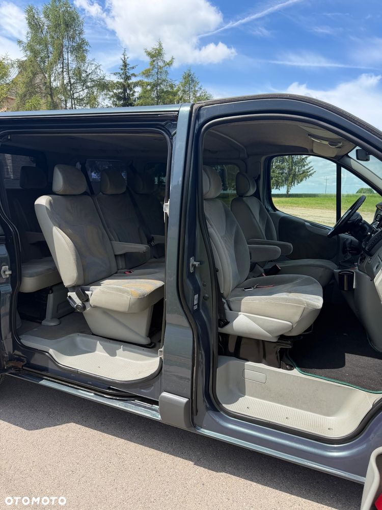 Renault Trafic Passenger - 28