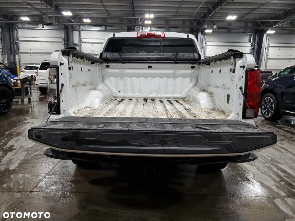 Chevrolet Silverado - 7