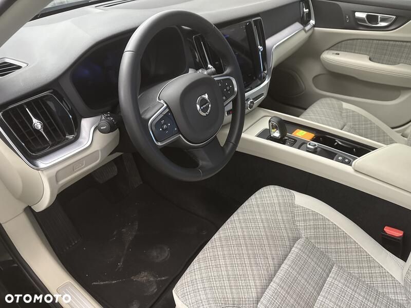 Volvo V60 B3 B Essential - 10