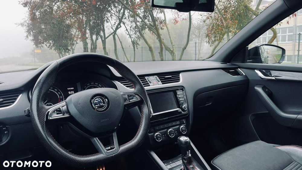 Skoda Octavia 2.0 TDI DSG RS - 15