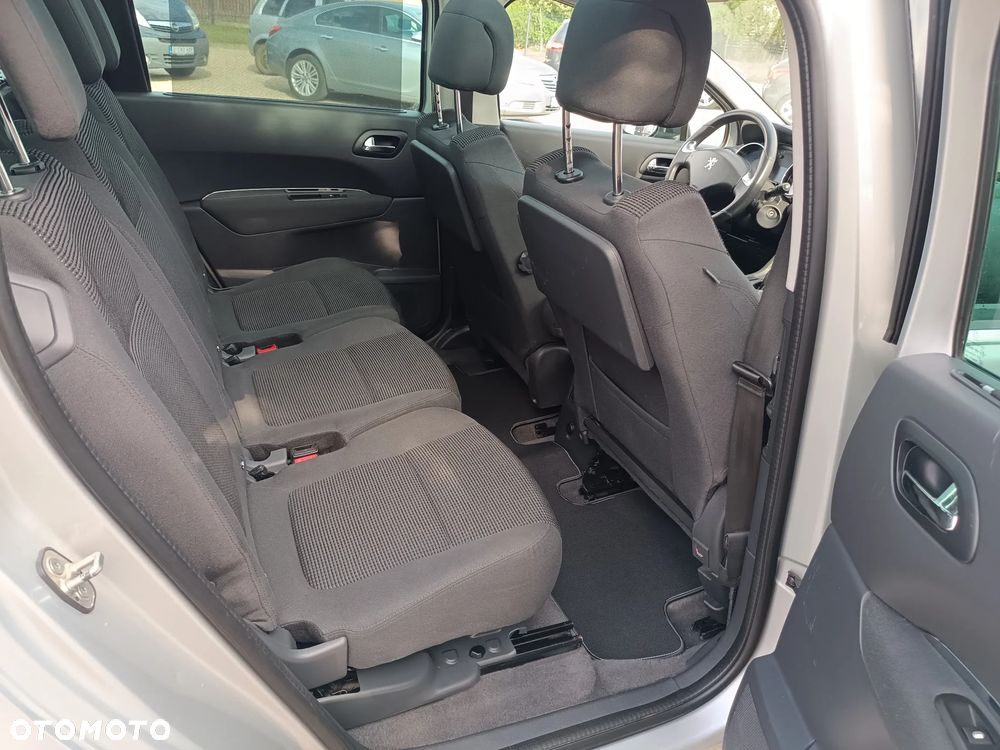 Peugeot 5008 1.6 HDi Access 7os - 29