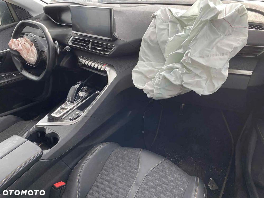 Peugeot 3008 1.2 PureTech Allure S&S EAT8 - 13