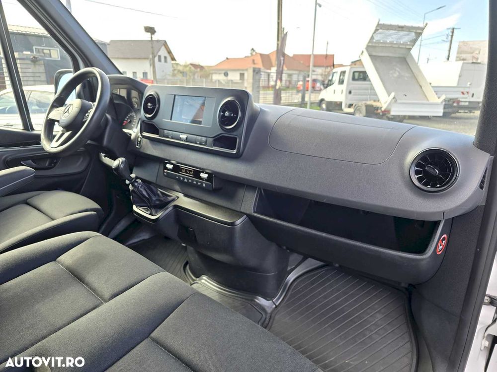 Mercedes-Benz Sprinter - 22