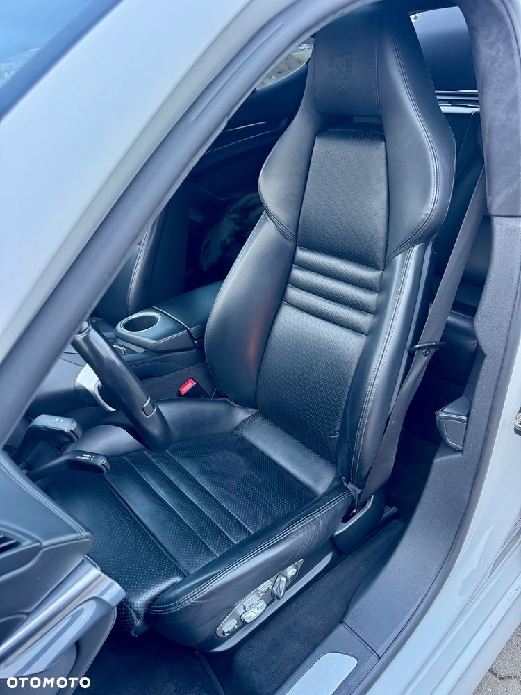 Porsche Panamera - 18