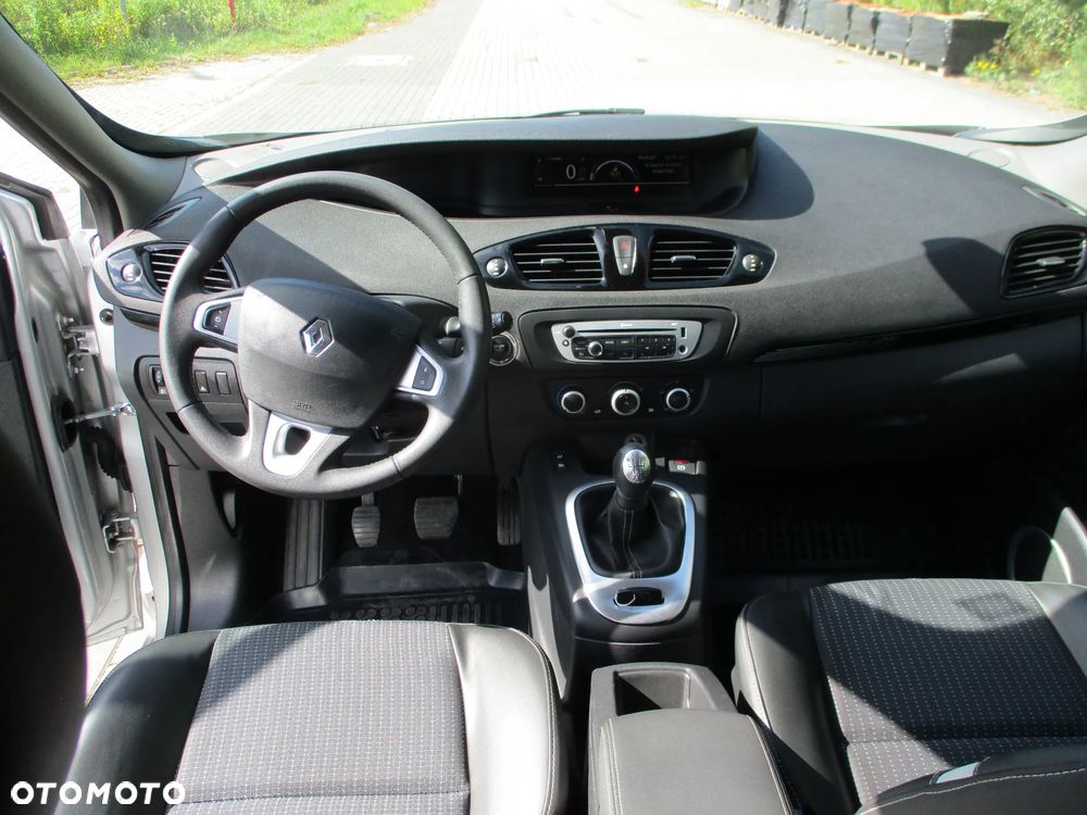 Renault Scenic 1.6 16V Authentique Euro5 - 17