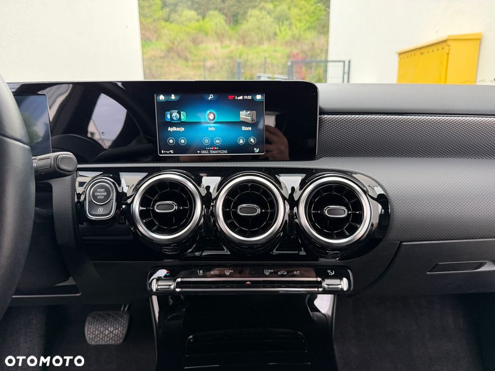 Mercedes-Benz Klasa A 250 Progressive 7G-DCT - 17